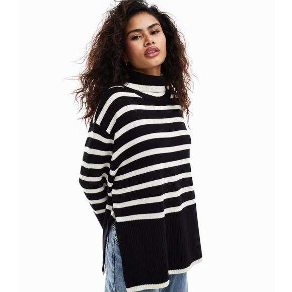 NWOT Black & White Striped Mock Neck Sweater Womens Large Oversized Fit - Picture 2 of 8